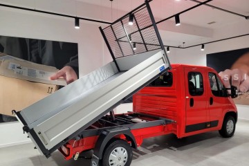 Wywrotka 335 2.2 BlueHDi 165 KM S&S