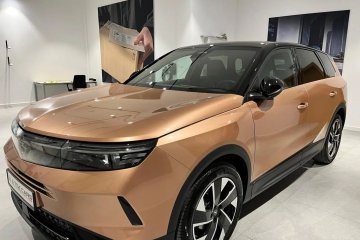 NOWY 2025 ! 1.2 PureTech hybryda 136KM !