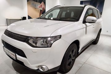 2.2 DI-D 4WD 7-osobowe Hak